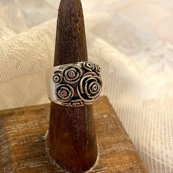 Sundance Sterling Silver Rose Statement Ring - Picture 2 of 2